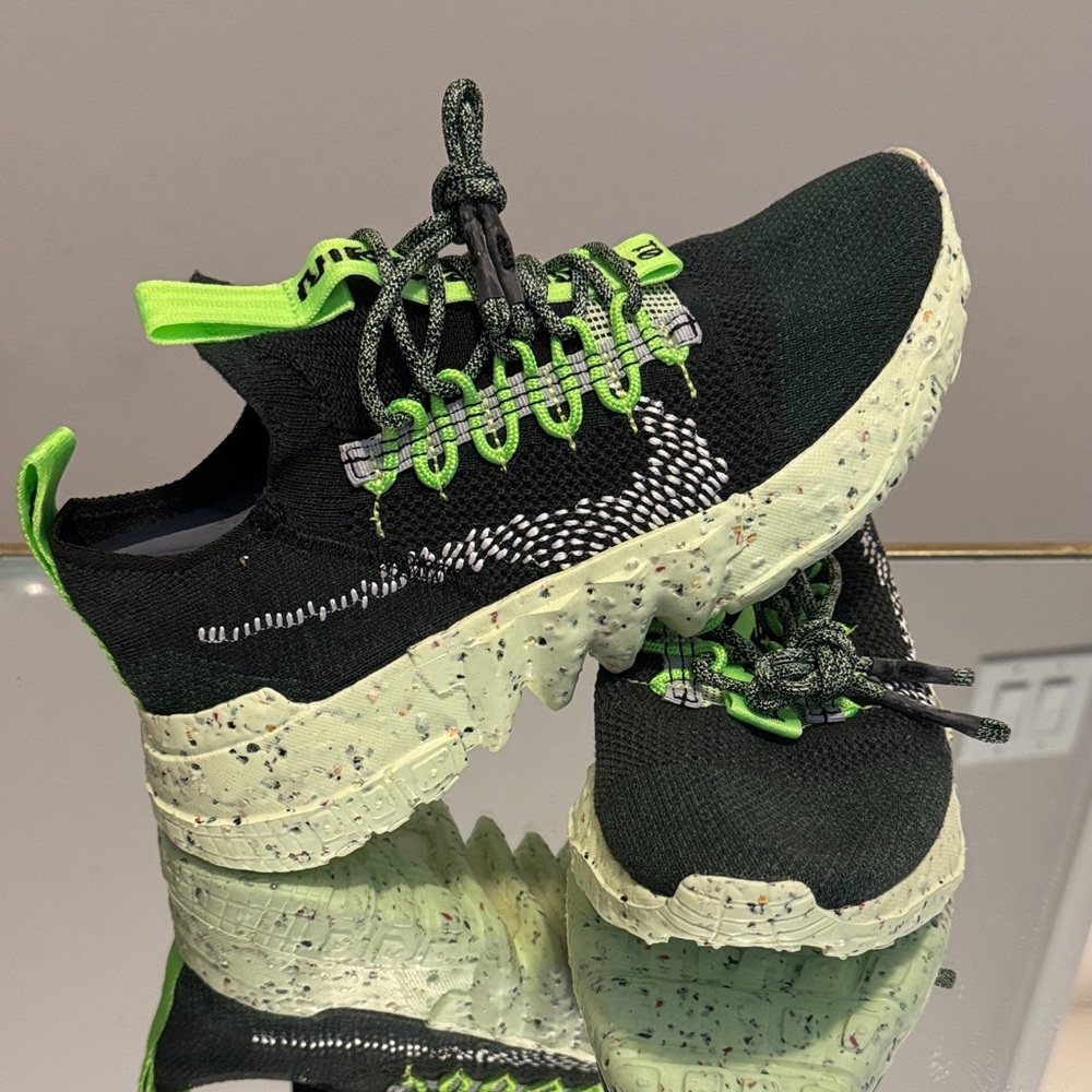 Nike Kids Black and Neon Green Sneakers